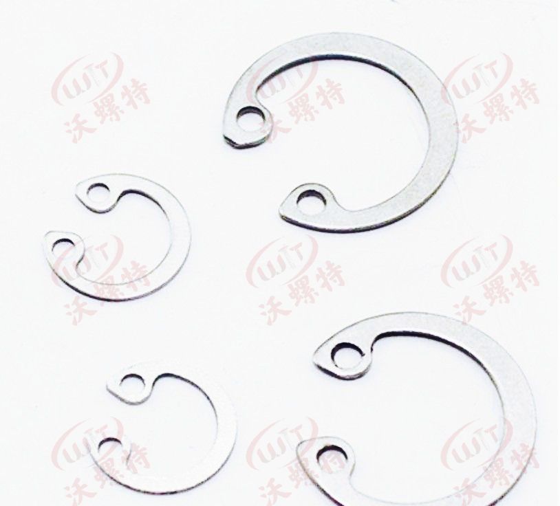 卡簧（huáng）孔用